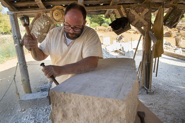 Taille de pierre dans la rénovation de monuments historiques